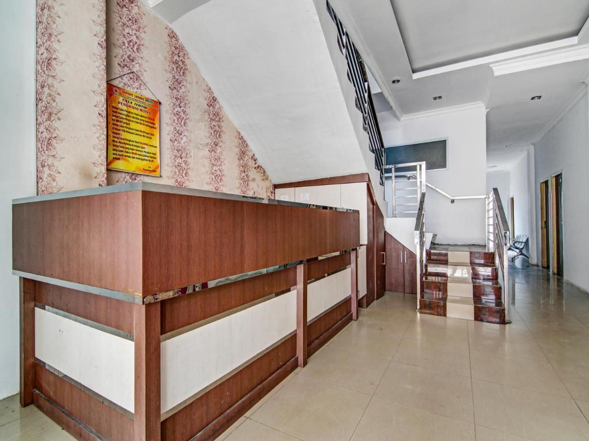 Oyo 90897 Hotel Sepupu Satria Pekanbaru Buitenkant foto