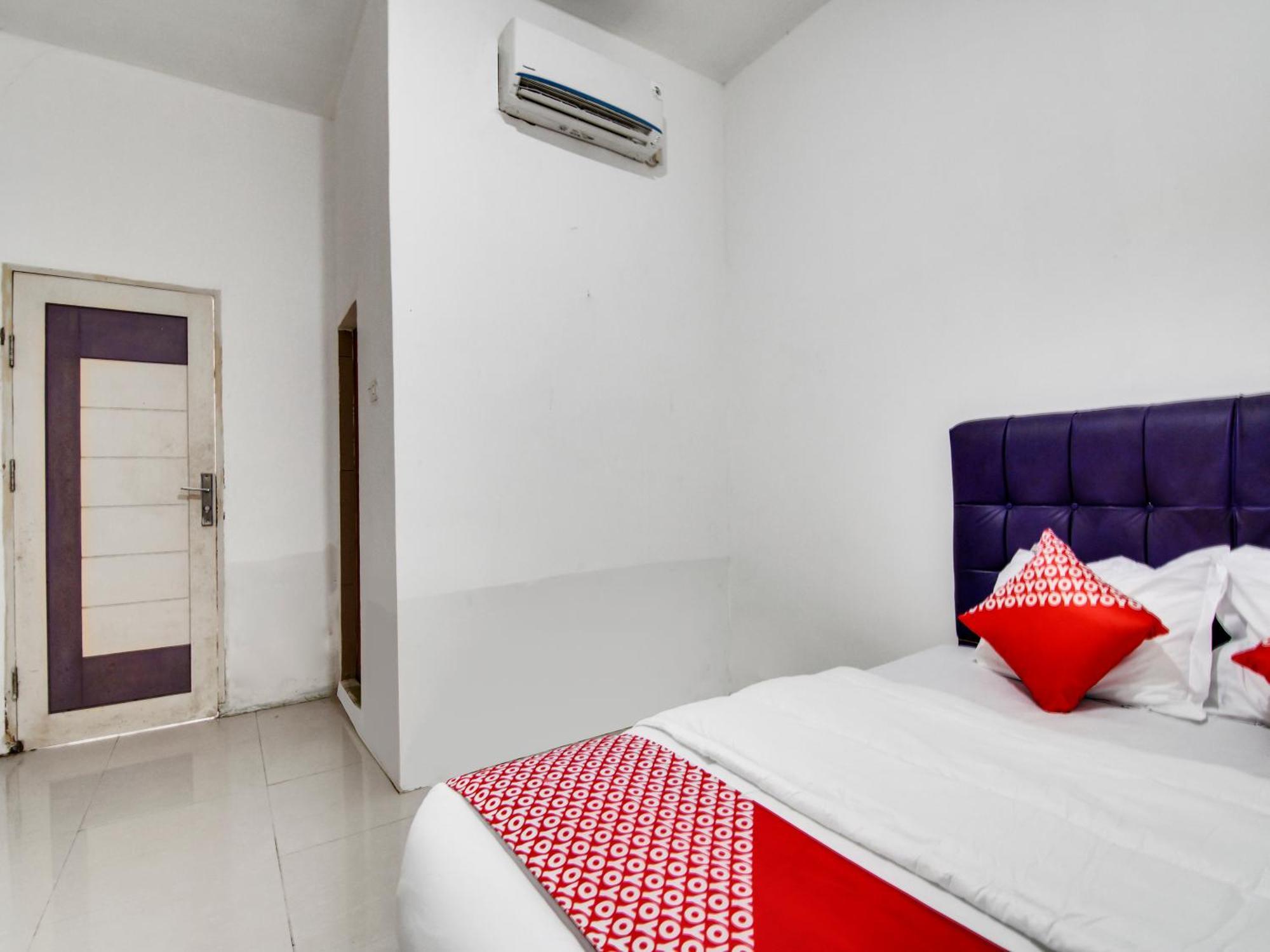 Oyo 90897 Hotel Sepupu Satria Pekanbaru Buitenkant foto